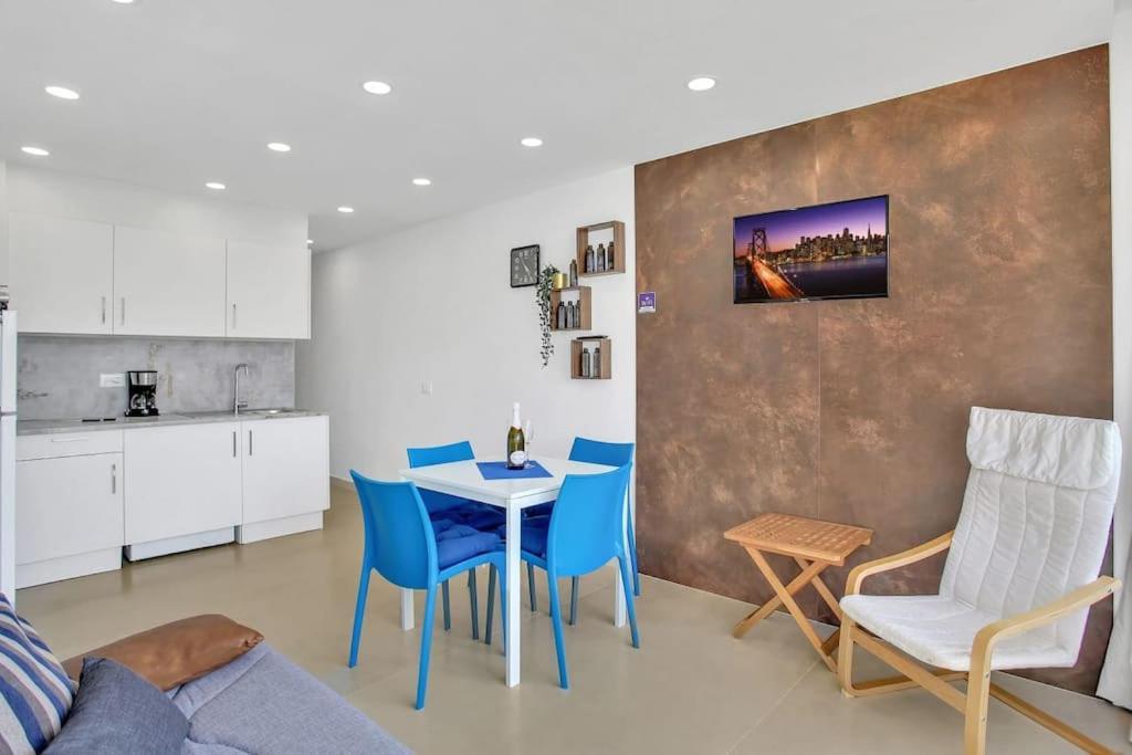 Studio In Torres Del Sol Griffin Near The Beach Arona  Exterior photo