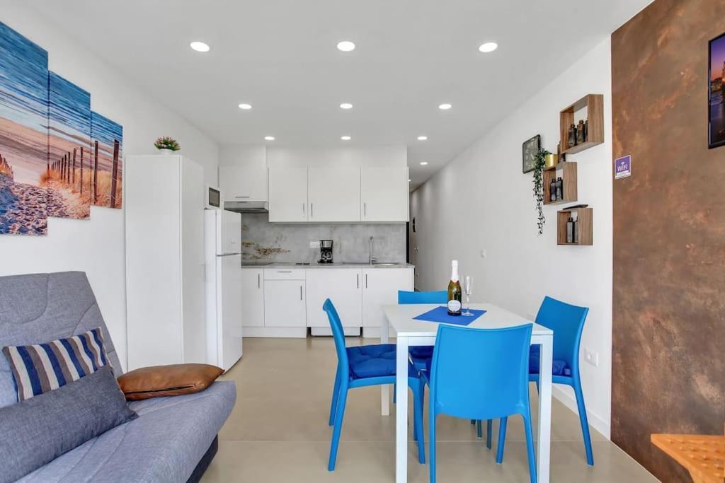 Studio In Torres Del Sol Griffin Near The Beach Arona  Exterior photo