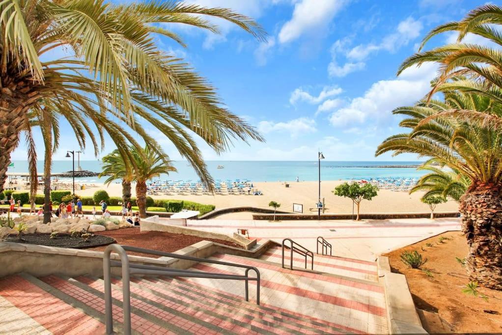 Studio In Torres Del Sol Griffin Near The Beach Arona  Exterior photo